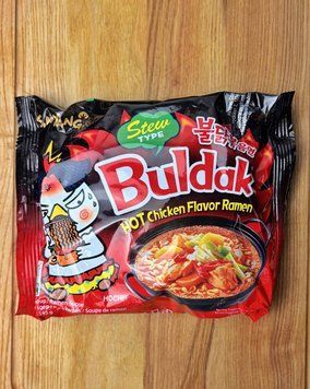Локшина швид.приг.зі смаком гострої курки 140г Hot Chicken Flavor Ramen (3381)