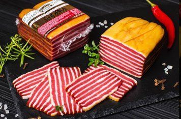 Продукт Слойка с\к в\с (вакуум) ТМ Світ М'яса 1 шт 220г(+-20г) фото